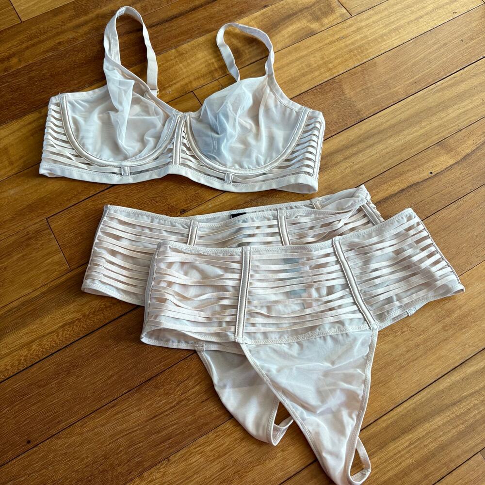 Victoria's Secret Beige Ribbon Bra and Underwear Set Size 38D/M